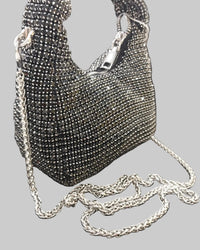 Sac Pepa mini bourse strass noir vue d'ensemble — forme demi-lune, anse main rigide argentée, chaînette bandoulière amovible argentée — ineva
