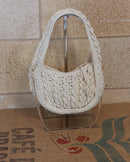 Sac Santiago ecru au crochet – forme demi-lune, anse tressée, chaîne dorée amovible, vue de face
