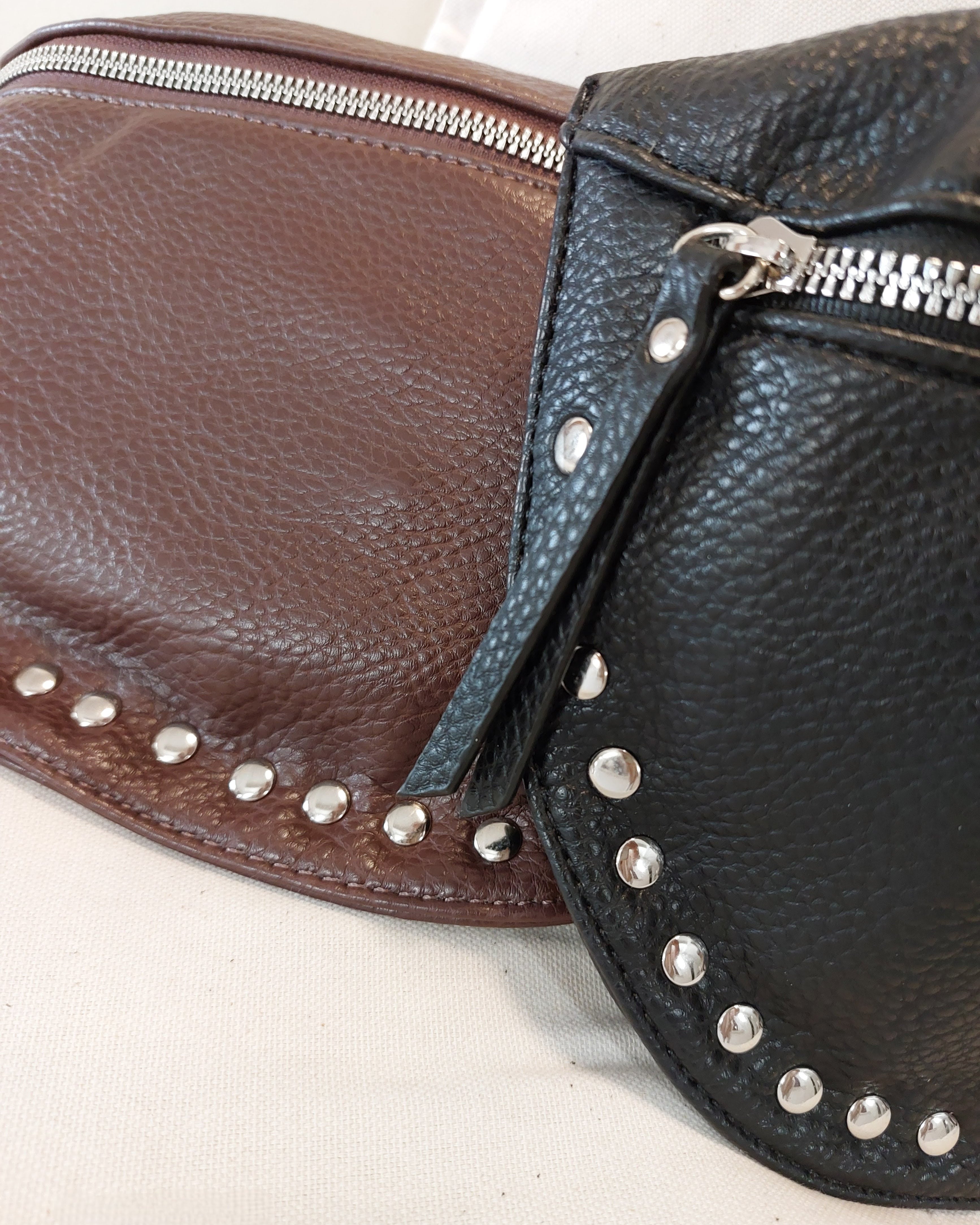 Banane NIKA Simili Cuir Cloutée - Sac Bandoulière Rock Femme