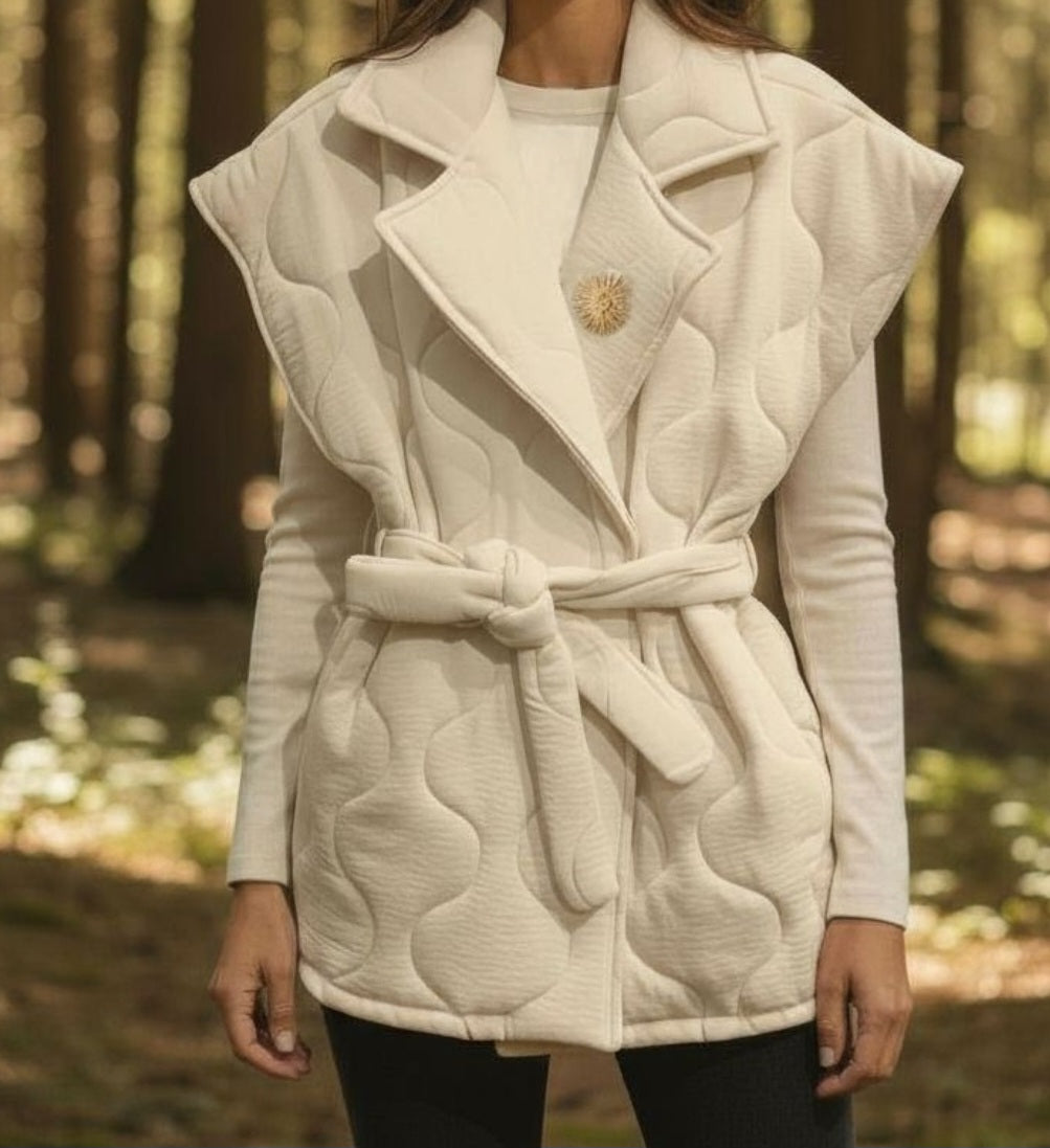 Gilet YORI Matelassé Sans Manches - Broche Amovible & Ceinture