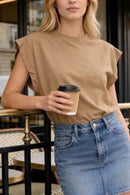 Tee-shirt coton col rond Noé taupe porté, mancheron large, made in Italy
