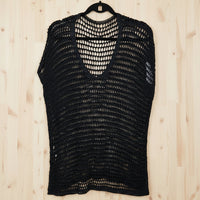 Top Cara noir porté – maille filet lurex brillant col V sans manches, coupe ample femme