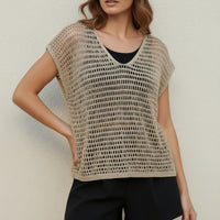 Top Cara or porté – maille gros filet lurex col V sans manches, 80% viscose fibre métallique, made in Italy
