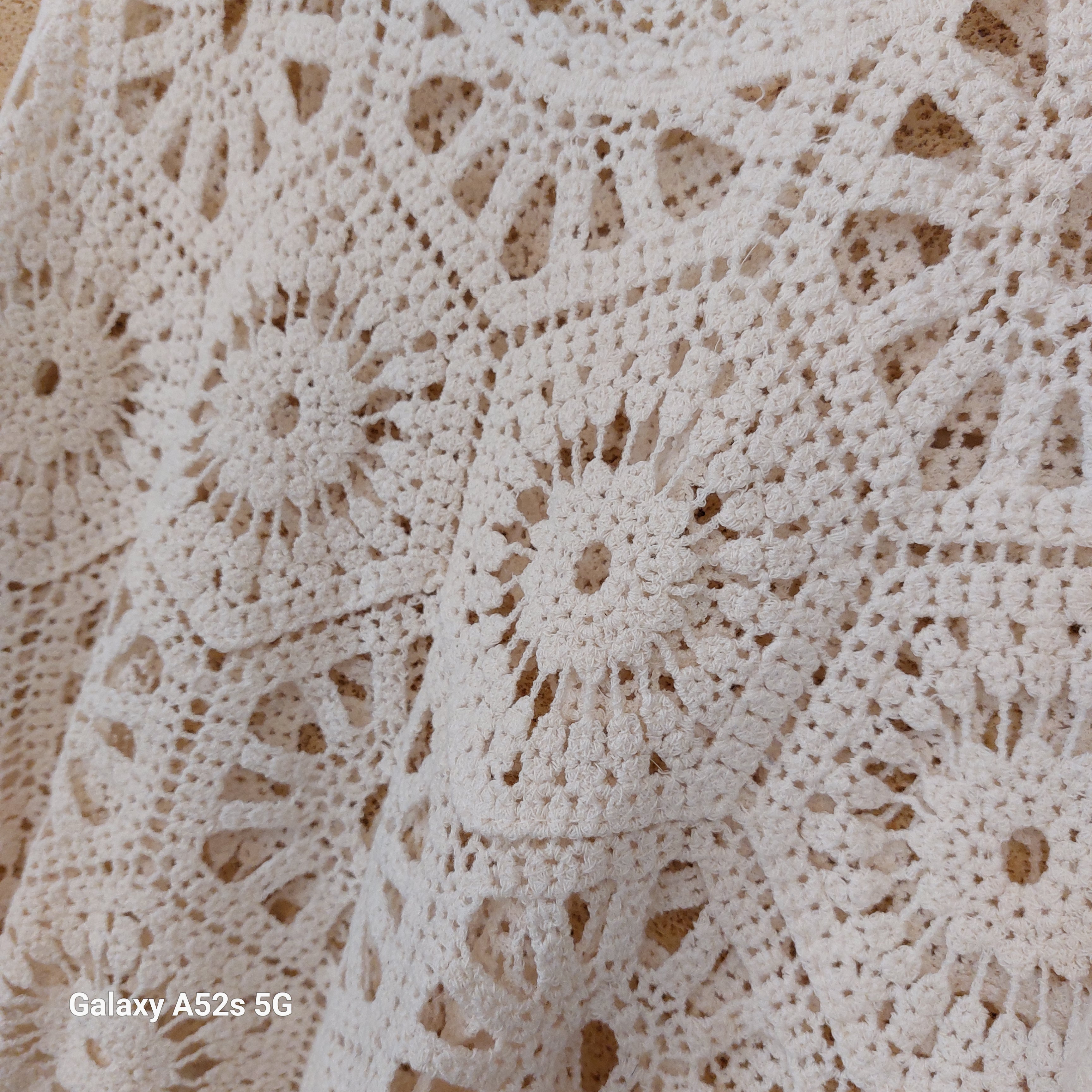 Top Dialo – détail crochet 100% coton ecru, texture aérée et légère