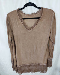 TEE-SHIRT-POIGNES-DENTELLE-COLV-DENTELLE-RALLONGE-INEVA-BEIGE-MANCHE-LONGUE-TAUPE