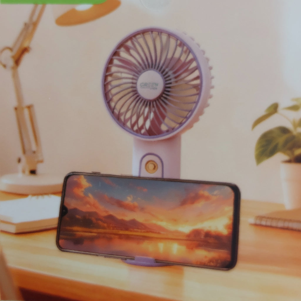 Ventilateur brumisateur Pnoé posé sur support amovible - smartphone calé sur la base - mode mains libres bureau - ineva
