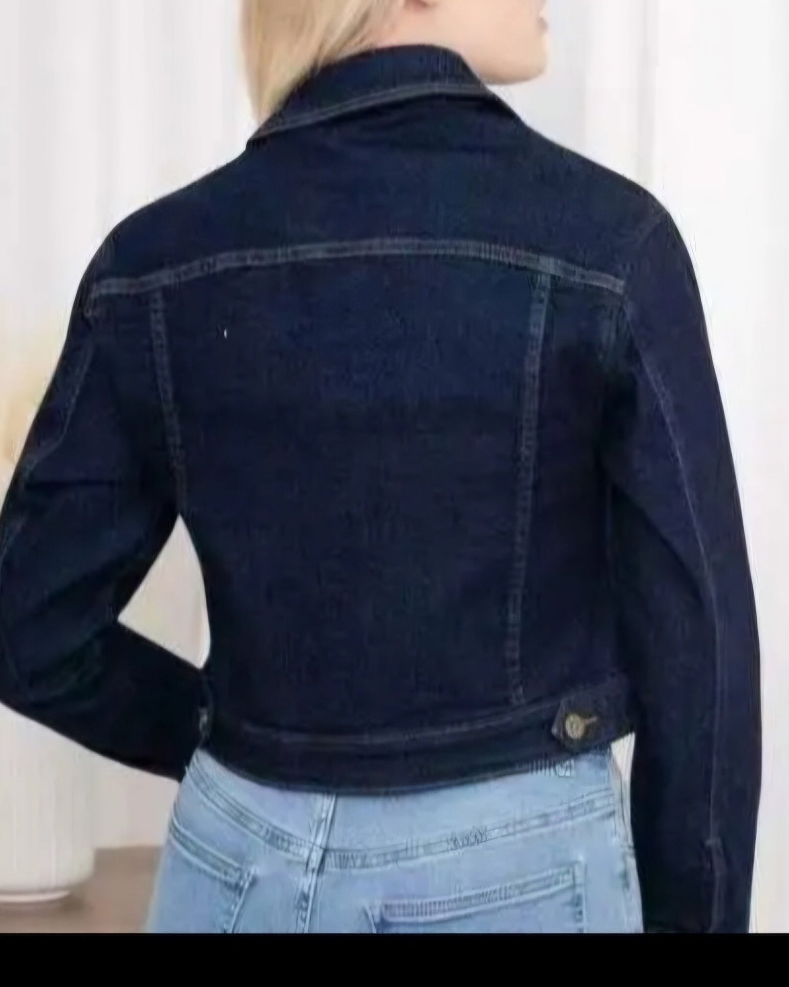 Blouson jean brut Erina dos – coupe courte ajustée denim indigo foncé, coutures contrastantes, finition Made in Italy
