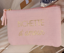 Mini pochette en gaze de coton  de 16 cm sur 10 cm unie rose avec message bichette d'amour en doré sur une face. fermeture zip sur le dessus