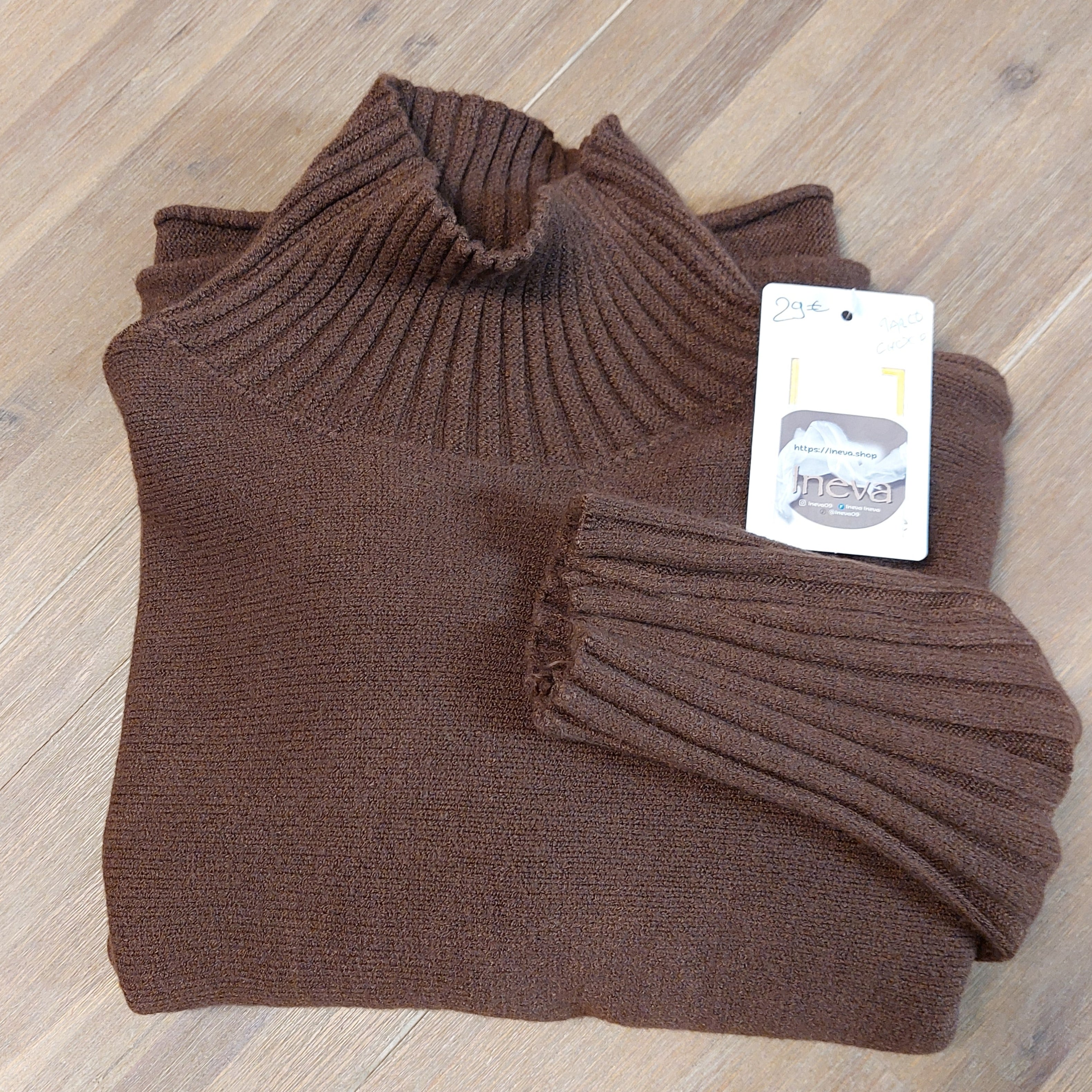 Vue de dos pull Marco court - coupe moderne et maille fluide
