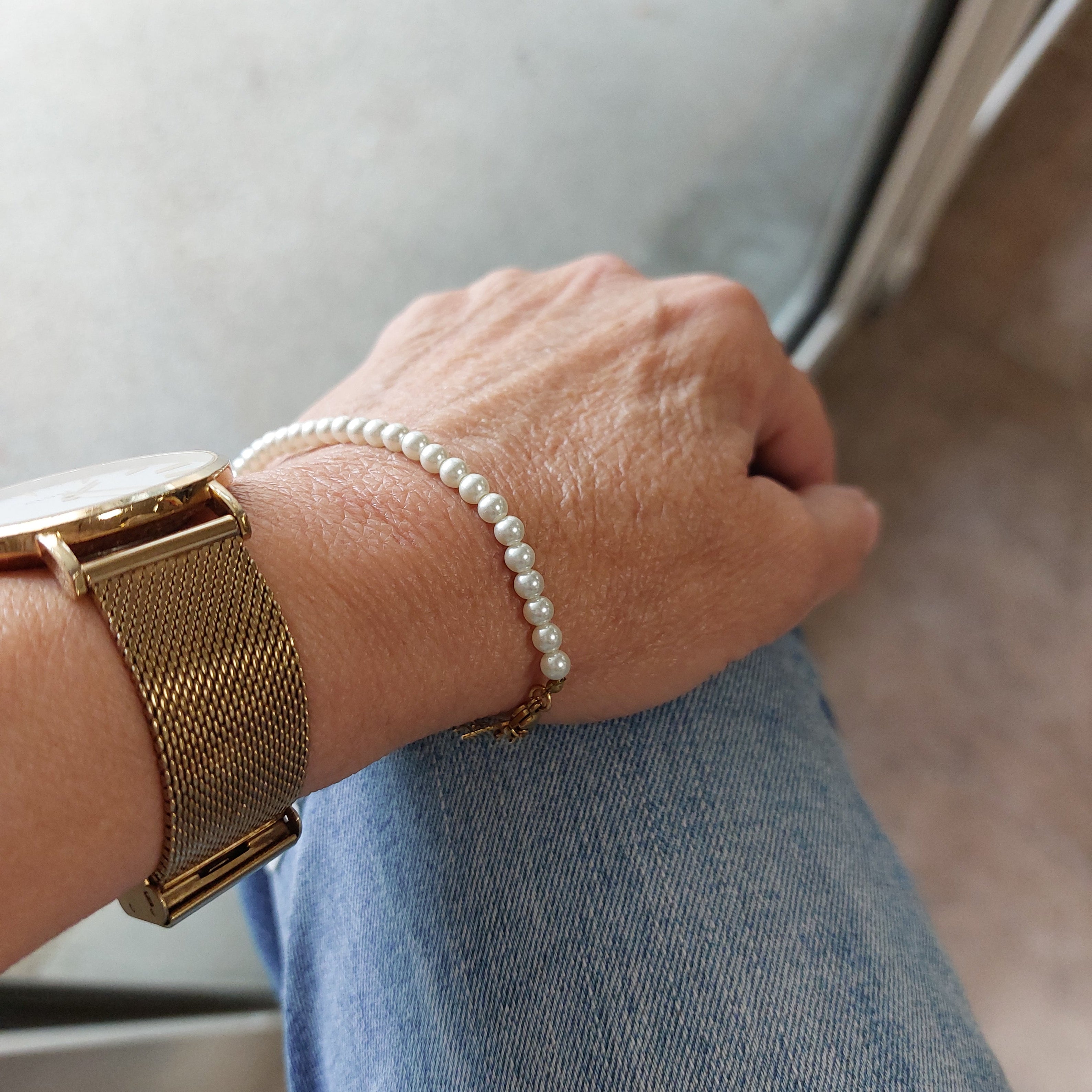 Bracelet Lure – Boulier Perles Nacrées Blanches & Fermoir Doré