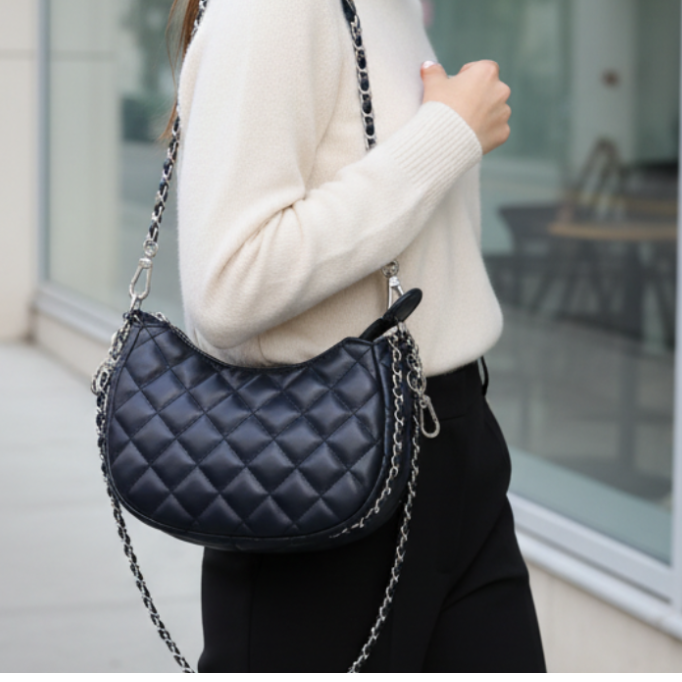 Sac à Main Ifrane Simili Cuir Matelassé - Demi-Lune Chaînette Femme