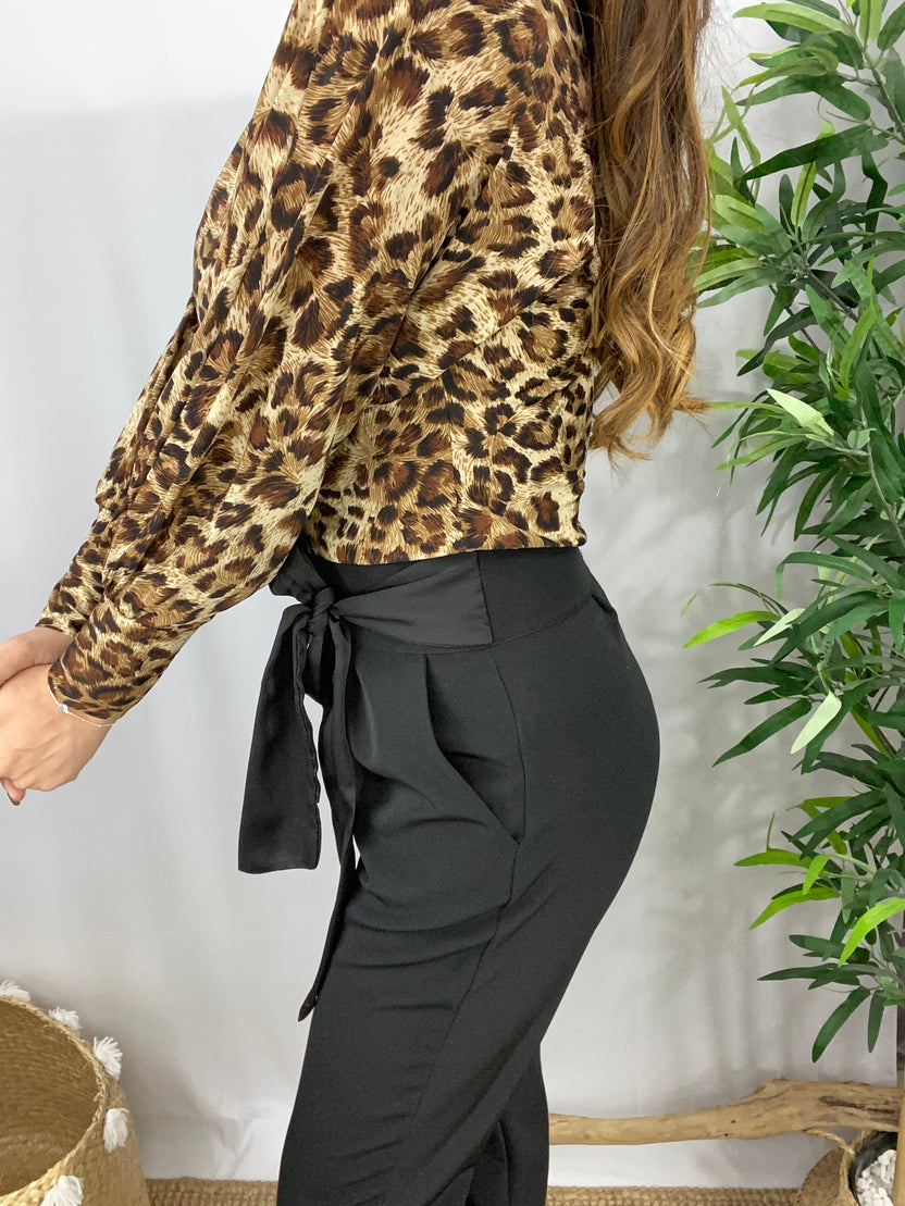 Pantalon Taille Haute Lola — Coupe Cigarette Ceinture Nœud Satin Camel